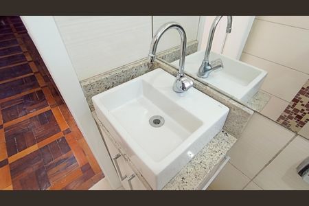 Apartamento à venda com 54m², 2 quartos e sem vaga Apartamento à venda com 54m², 2 quartos e sem vagaBanheiro Social