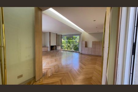 Casa à venda com 900m², 4 quartos e 6 vagas