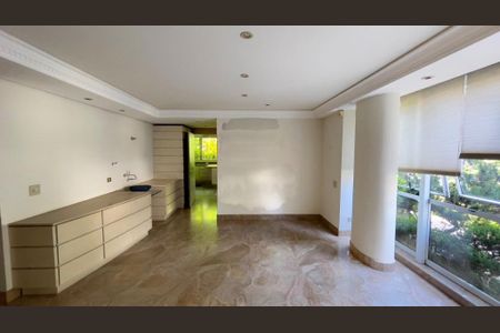 Casa à venda com 900m², 4 quartos e 6 vagas