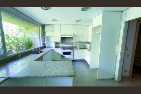 Casa à venda com 900m², 4 quartos e 6 vagas