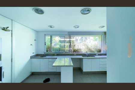 Casa à venda com 900m², 4 quartos e 6 vagas