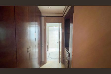 Casa à venda com 900m², 4 quartos e 6 vagas