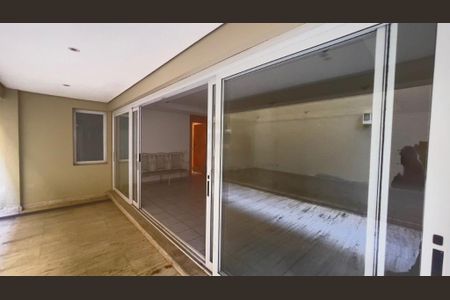 Casa à venda com 900m², 4 quartos e 6 vagas