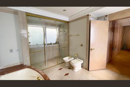 Casa à venda com 900m², 4 quartos e 6 vagas