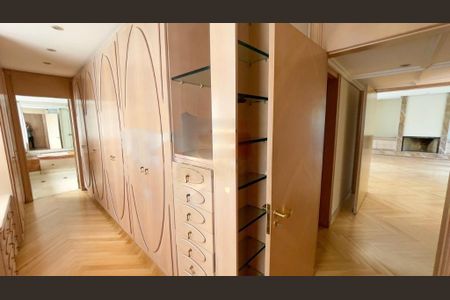 Casa à venda com 900m², 4 quartos e 6 vagas