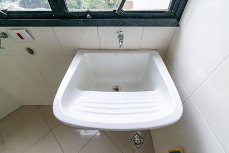 Apartamento à venda com 80m², 2 quartos e 1 vagaÁrea de Serviço