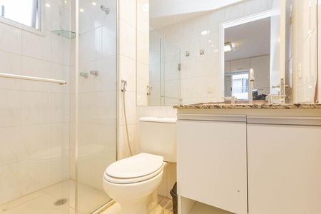 Banheiro da Suíte de apartamento para alugar com 2 quartos, 75m² em Aclimação, São Paulo