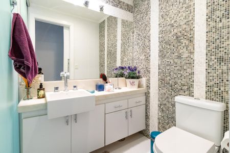 Apartamento à venda com 116m², 3 quartos e 3 vagasBanheiro Social