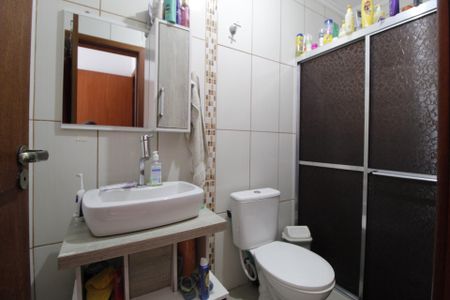 Casa à venda com 70m², 2 quartos e 2 vagasBanheiro da Suíte 