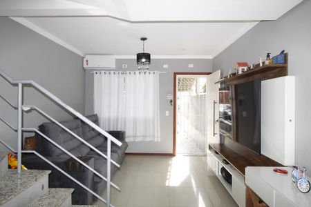 Sala de casa à venda com 2 quartos, 70m² em Jardim Dona Leopoldina, Porto Alegre