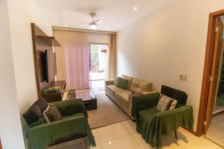 Casa para alugar com 800m², 4 quartos e 2 vagasSala