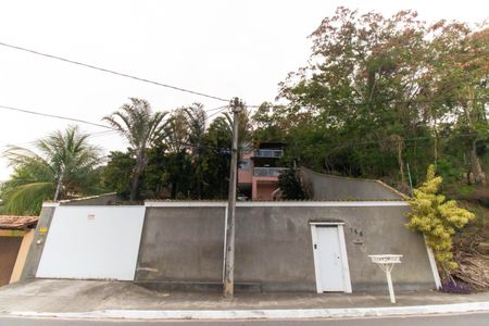 Casa para alugar com 800m², 4 quartos e 2 vagasFachada