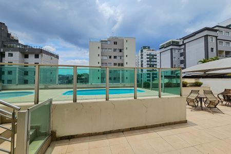 Apartamento à venda com 203m², 4 quartos e 3 vagasÁrea comum - Piscina