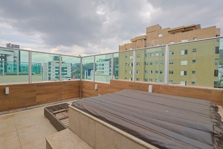 Apartamento à venda com 203m², 4 quartos e 3 vagasCobertura
