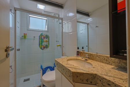 Apartamento à venda com 203m², 4 quartos e 3 vagasBanheiro