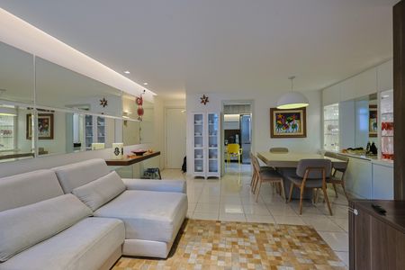 Apartamento à venda com 203m², 4 quartos e 3 vagasSala