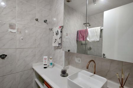 Apartamento à venda com 82m², 3 quartos e 1 vaga Apartamento à venda com 82m², 3 quartos e 1 vagaBanheiro Social