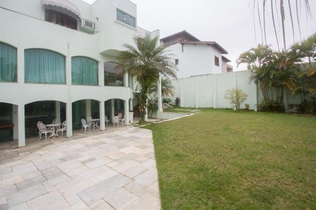 Casa à venda com 1200m², 3 quartos e 6 vagasÁrea comum