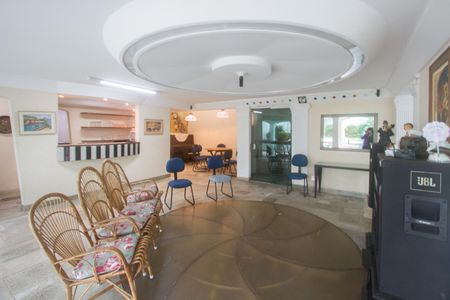 Casa à venda com 1200m², 3 quartos e 6 vagasÁrea comum