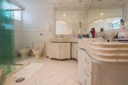 Casa à venda com 1200m², 3 quartos e 6 vagasBanheiro da Suíte