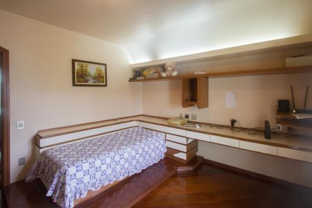 Casa à venda com 1200m², 3 quartos e 6 vagasSuíte 2