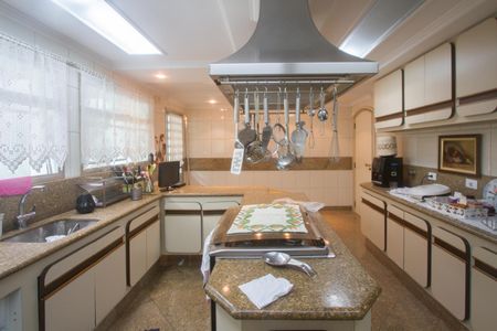 Casa à venda com 1200m², 3 quartos e 6 vagasCozinha