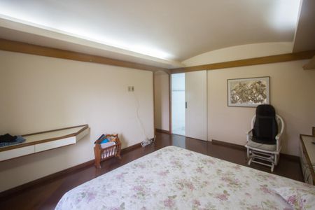 Casa à venda com 1200m², 3 quartos e 6 vagasSuíte 4