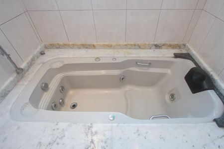 Casa à venda com 1200m², 3 quartos e 6 vagasBanheiro da Suíte 4