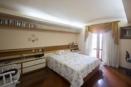 Casa à venda com 1200m², 3 quartos e 6 vagasSuíte 4