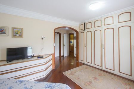 Casa à venda com 1200m², 3 quartos e 6 vagasSuíte