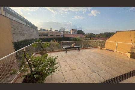 Casa à venda com 350m², 4 quartos e 3 vagasVista