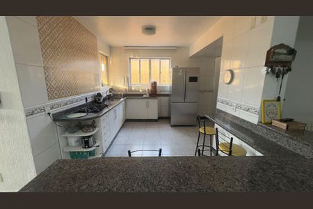 Casa à venda com 350m², 4 quartos e 3 vagasCozinha