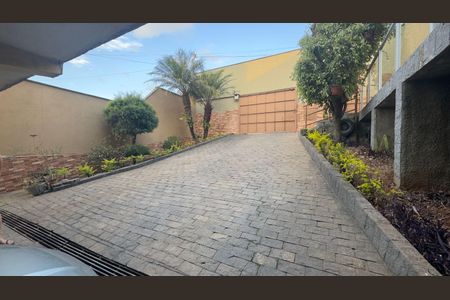 Casa à venda com 350m², 4 quartos e 3 vagasGaragem