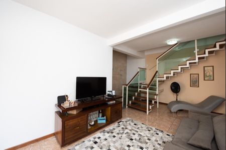 Casa para alugar com 3 quartos, 429m² em Novo Eldorado, Contagem