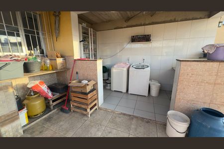 Casa à venda com 350m², 4 quartos e 3 vagasLavanderia