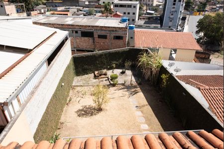 Vista da sala 2 de casa para alugar com 3 quartos, 429m² em Novo Eldorado, Contagem