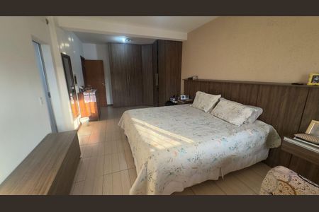 Casa à venda com 350m², 4 quartos e 3 vagasQuarto