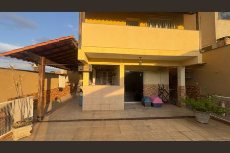 Casa à venda com 350m², 4 quartos e 3 vagasQuintal