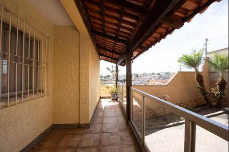 Varanda da Sala de casa para alugar com 3 quartos, 429m² em Novo Eldorado, Contagem