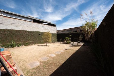 Quintal de casa para alugar com 3 quartos, 429m² em Novo Eldorado, Contagem