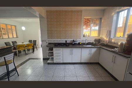 Casa à venda com 350m², 4 quartos e 3 vagasCozinha
