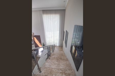 Casa à venda com 344m², 4 quartos e 2 vagas Casa à venda com 344m², 4 quartos e 2 vagasCorredor