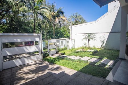 Casa à venda com 344m², 4 quartos e 2 vagas Casa à venda com 344m², 4 quartos e 2 vagasFachada