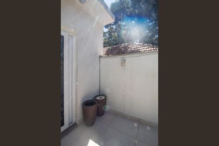 Casa à venda com 344m², 4 quartos e 2 vagas Casa à venda com 344m², 4 quartos e 2 vagasVaranda