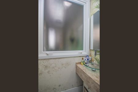 Casa à venda com 344m², 4 quartos e 2 vagas Casa à venda com 344m², 4 quartos e 2 vagasBanheiro de Serviço