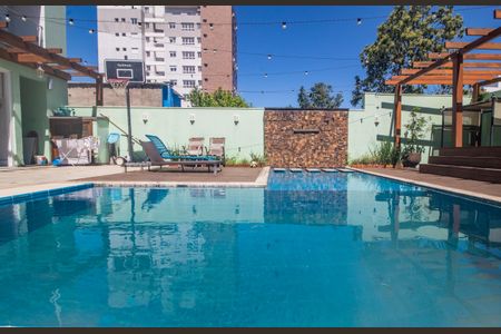 Casa à venda com 344m², 4 quartos e 2 vagas Casa à venda com 344m², 4 quartos e 2 vagasPiscina