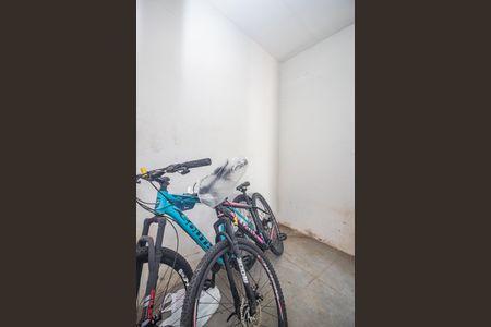 Casa à venda com 344m², 4 quartos e 2 vagas Casa à venda com 344m², 4 quartos e 2 vagasÁrea comum