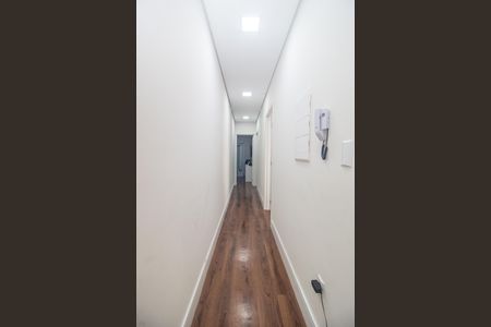 Casa à venda com 344m², 4 quartos e 2 vagas Casa à venda com 344m², 4 quartos e 2 vagasCorredor