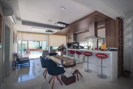 Casa à venda com 344m², 4 quartos e 2 vagas Casa à venda com 344m², 4 quartos e 2 vagasCozinha