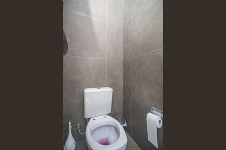 Casa à venda com 344m², 4 quartos e 2 vagas Casa à venda com 344m², 4 quartos e 2 vagasBanheiro da Suíte 2